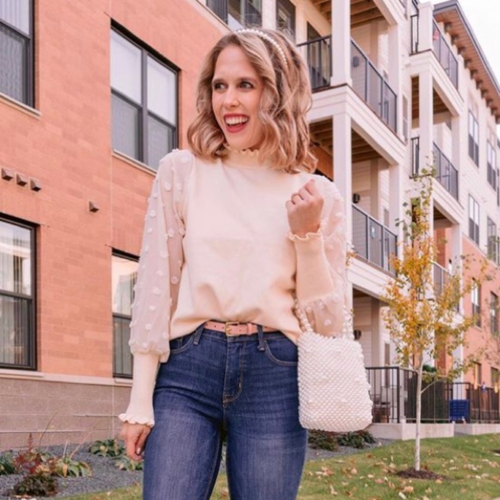 Cream Puff Sleeved Sweater